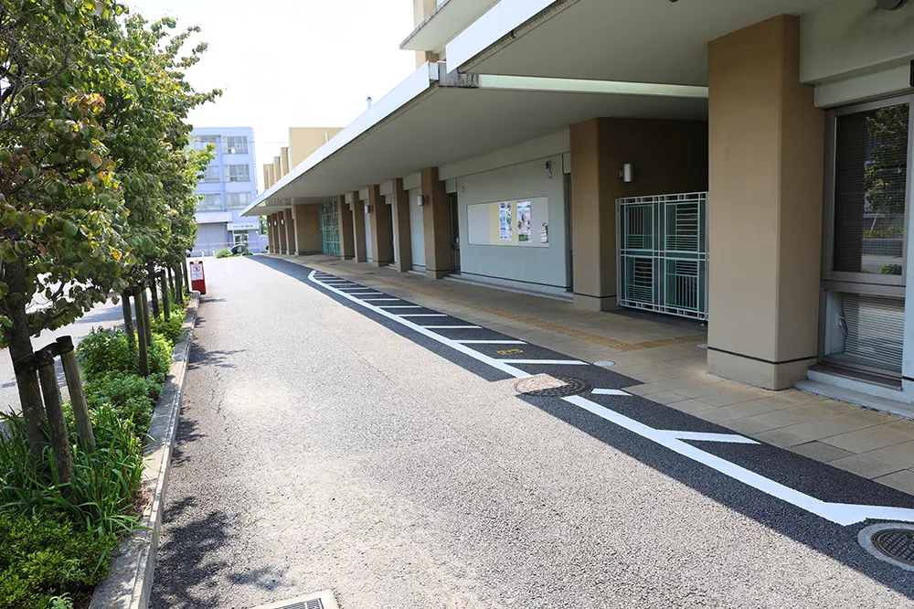 自家用車の送迎による通学の場合 ドライブスルー方式